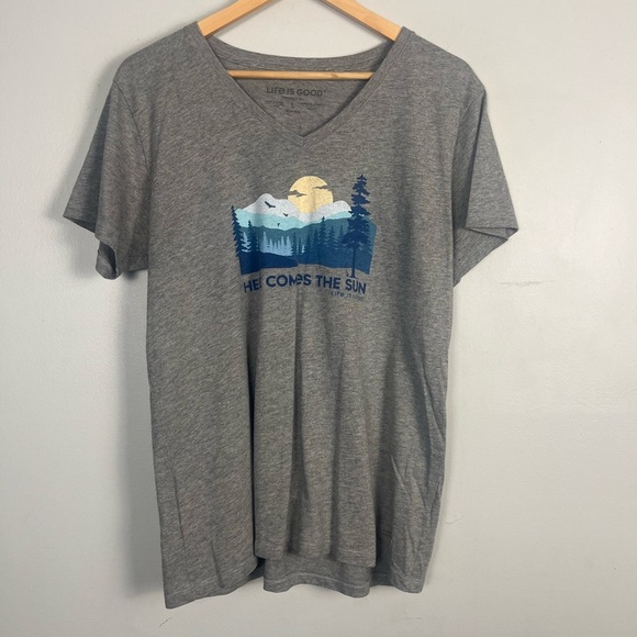Life is Good. Women's Here Comes the Sun Crusher Vee Grey size large - Picture 1 of 5
